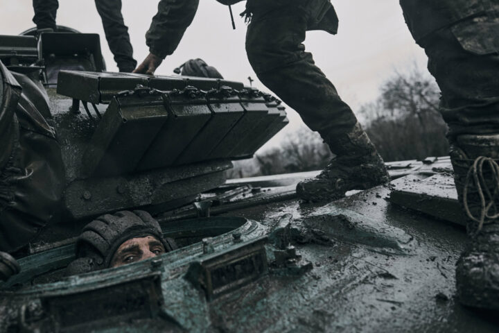 On the way to the place of the shot. Thorns, soldiers of the "Karpatska Sich" battalion on a T-80 trophy tank are returning from a combat mission. The footage shows the eyes of the Sheva tank commander.